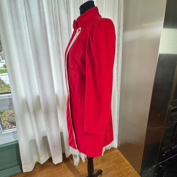 Vintage 80s coat, red with cream accent, wide shoulders,  size 2/4 (Small) - Picture 2 of 10